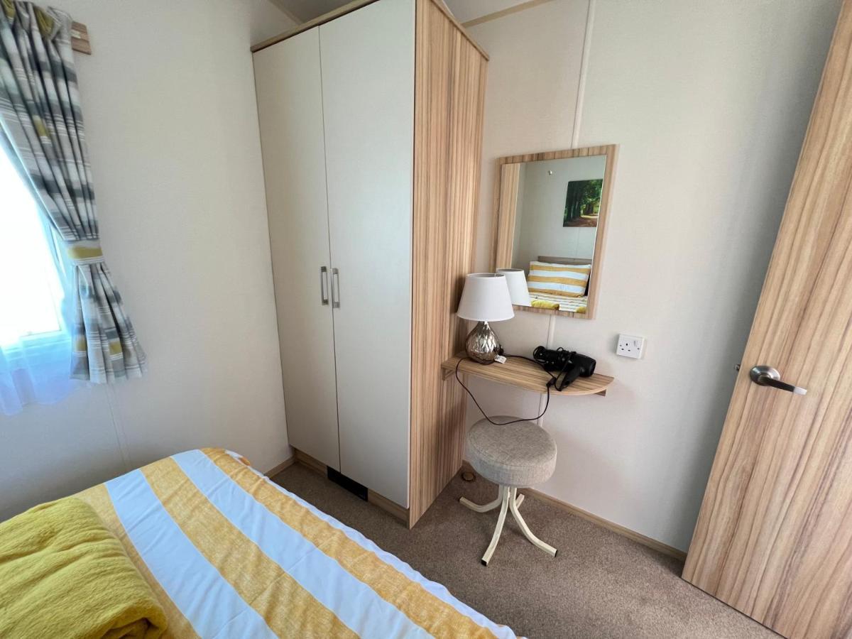 Mallard Corner, Cosy Cotswold Lakeview Lodge Южен Сърни Екстериор снимка