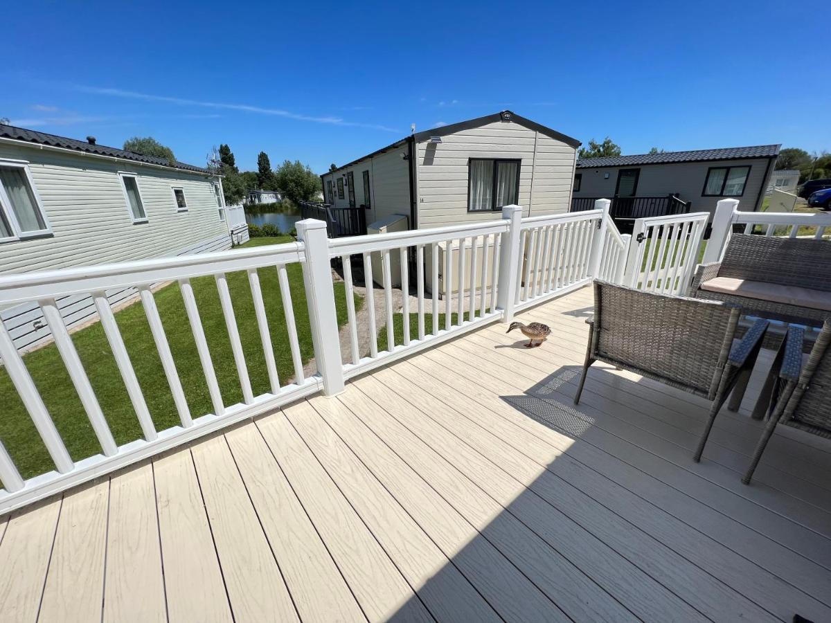 Mallard Corner, Cosy Cotswold Lakeview Lodge Южен Сърни Екстериор снимка