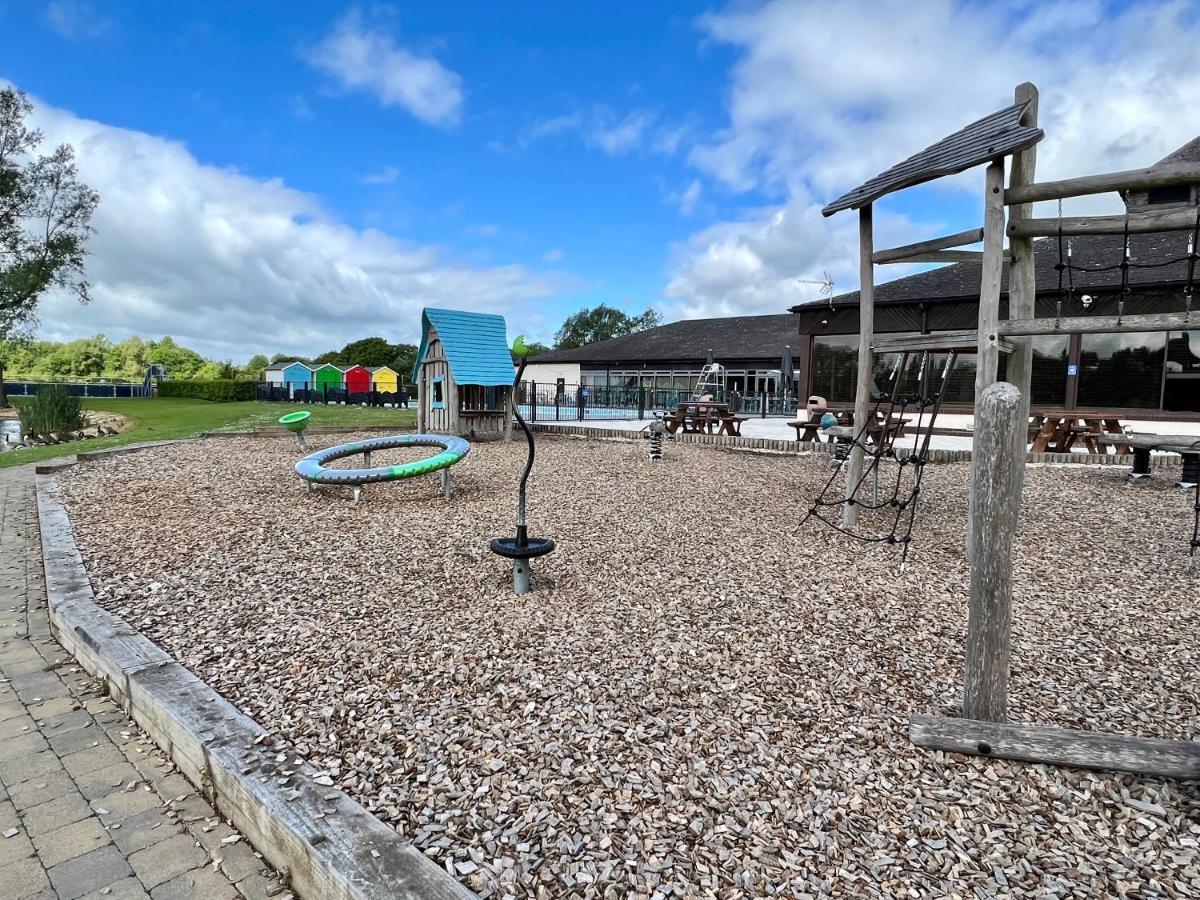 Mallard Corner, Cosy Cotswold Lakeview Lodge Южен Сърни Екстериор снимка