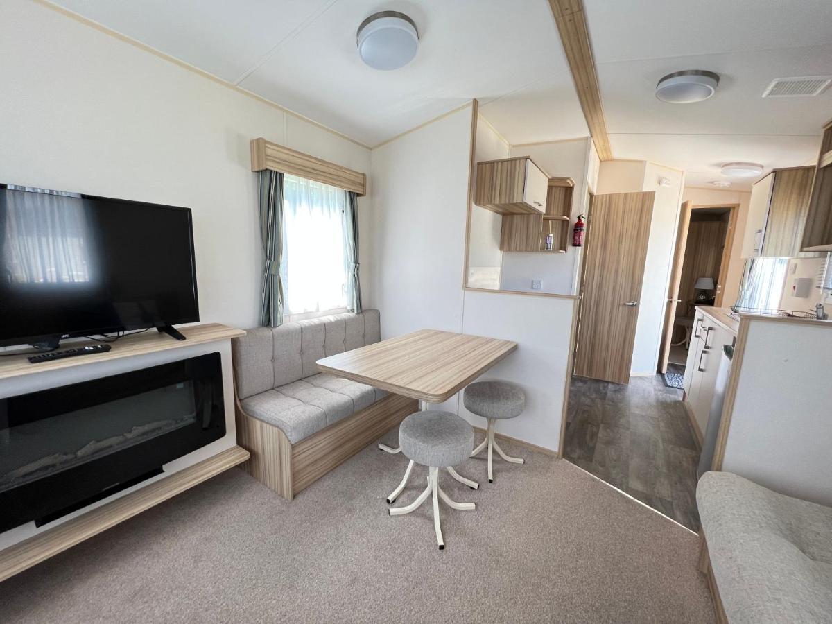 Mallard Corner, Cosy Cotswold Lakeview Lodge Южен Сърни Екстериор снимка