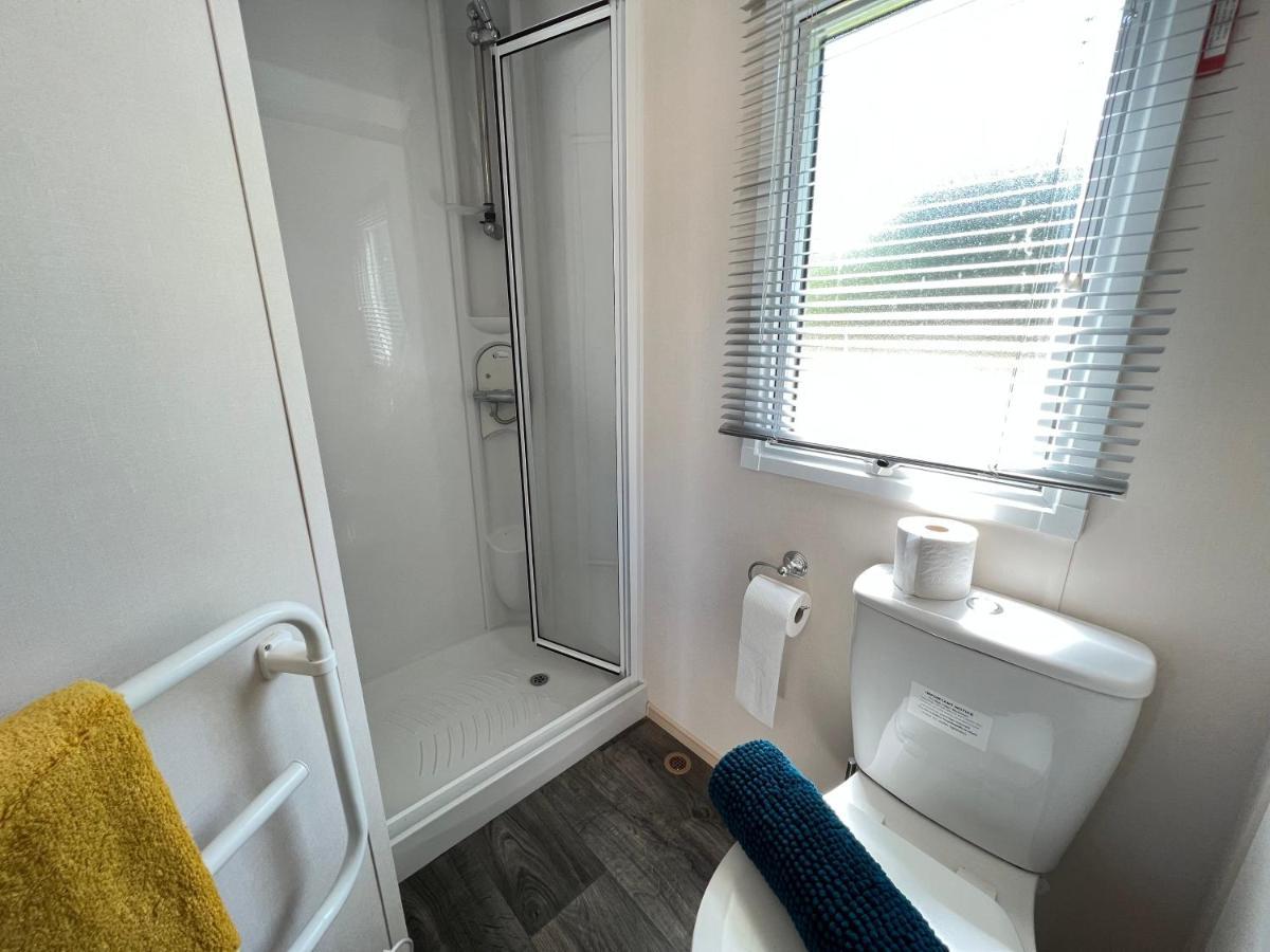 Mallard Corner, Cosy Cotswold Lakeview Lodge Южен Сърни Екстериор снимка