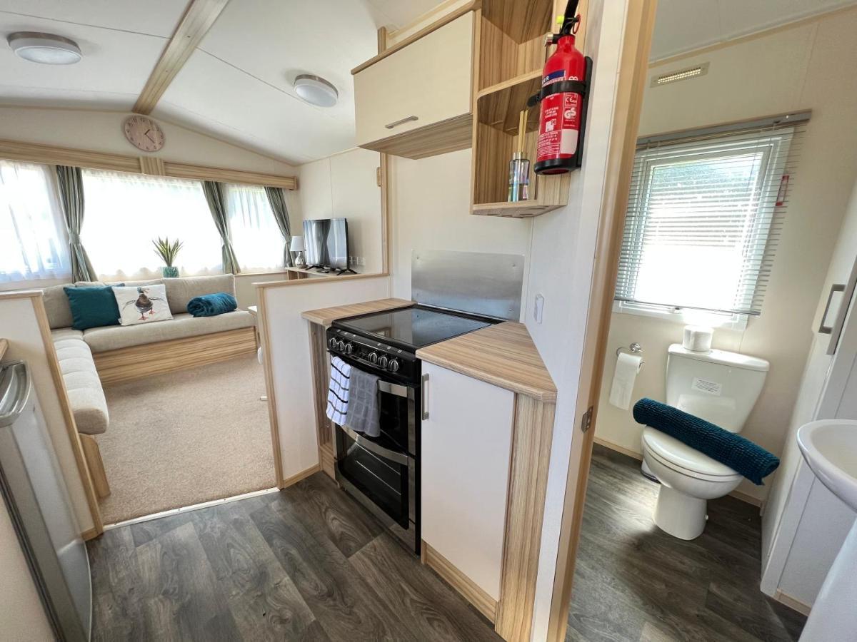 Mallard Corner, Cosy Cotswold Lakeview Lodge Южен Сърни Екстериор снимка