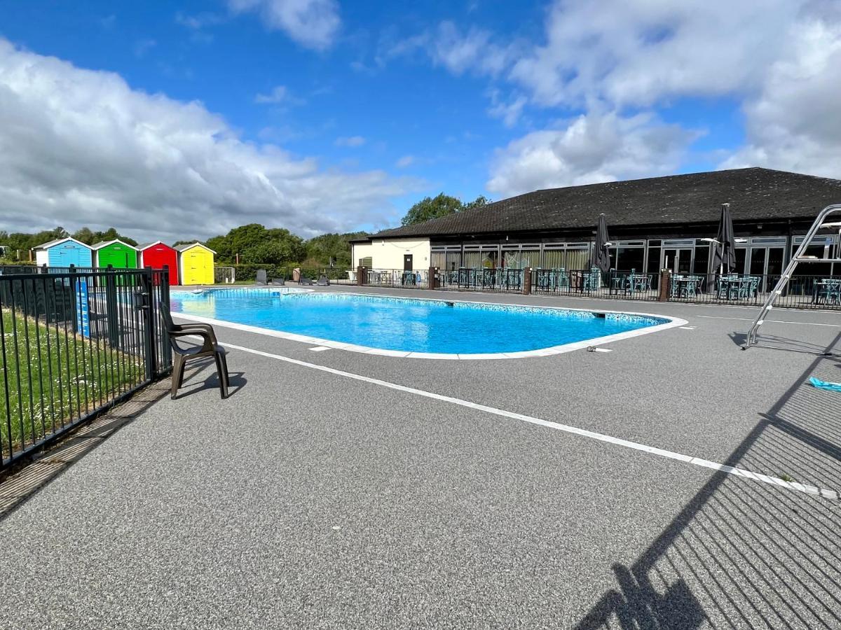 Mallard Corner, Cosy Cotswold Lakeview Lodge Южен Сърни Екстериор снимка